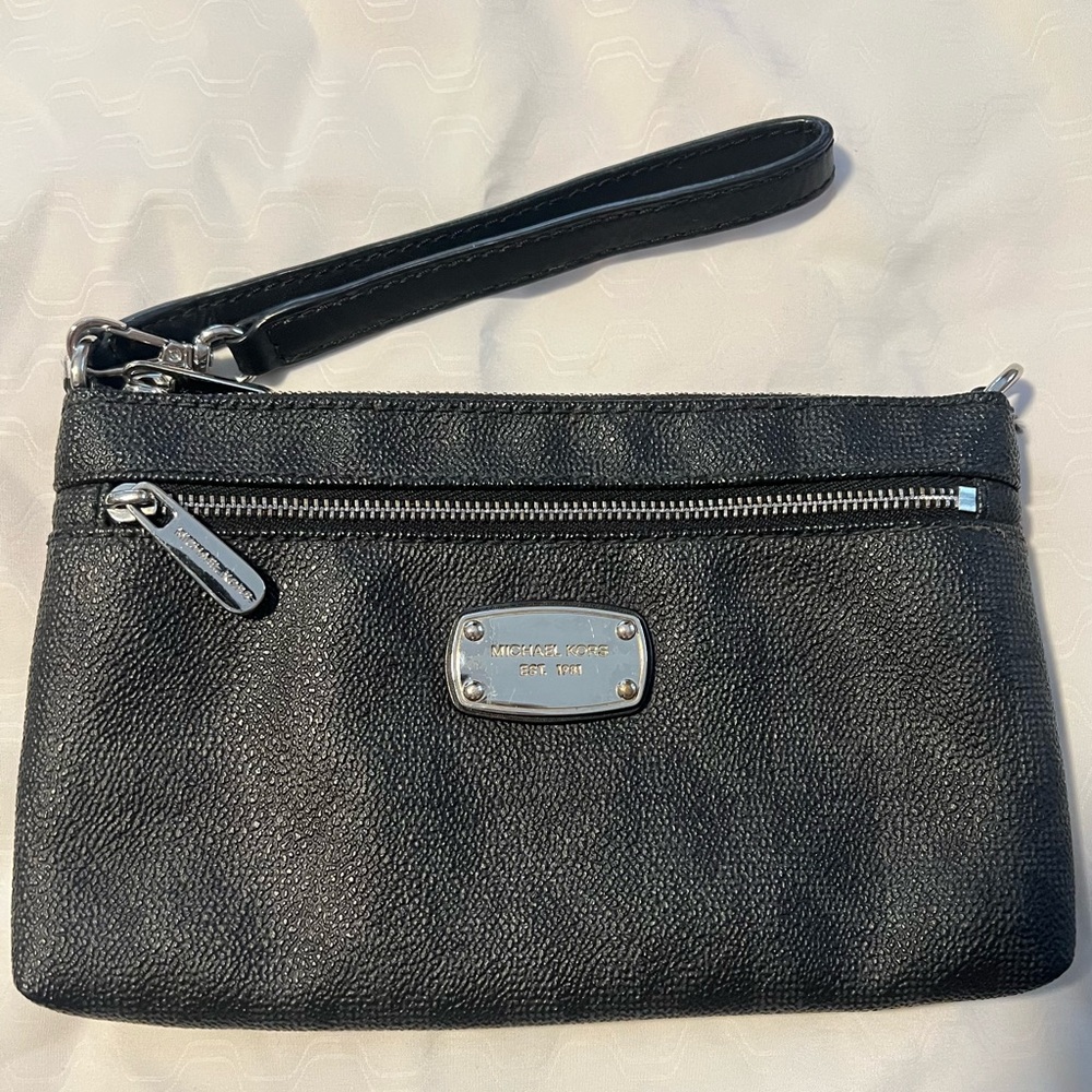Michael Kors Wristlet- new without tags
